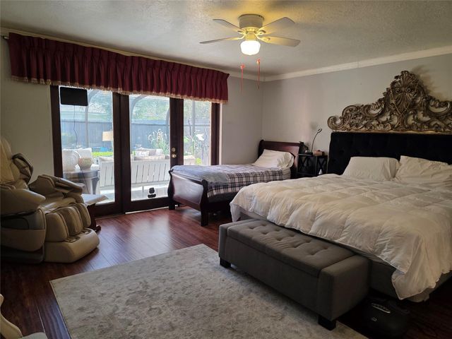 10727 Kitty Brook Drive, Houston, TX 77071