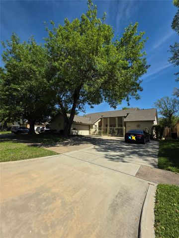 10727 Kitty Brook Drive, Houston, TX 77071