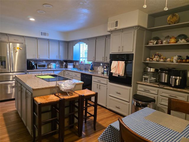 10727 Kitty Brook Drive, Houston, TX 77071