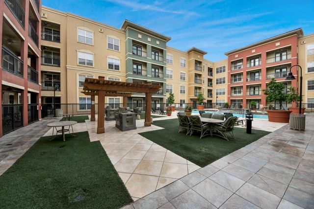 1711 Old Spanish Trail 324, Houston, TX 77054