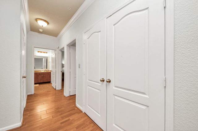 1711 Old Spanish Trail 324, Houston, TX 77054