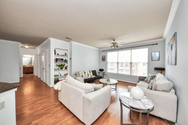 1711 Old Spanish Trail 324, Houston, TX 77054