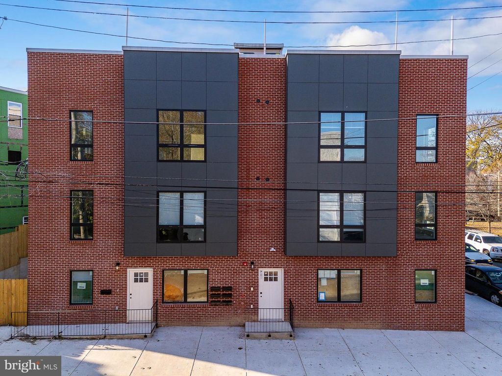 2400 W MONTGOMERY AVE, Philadelphia, PA 19121