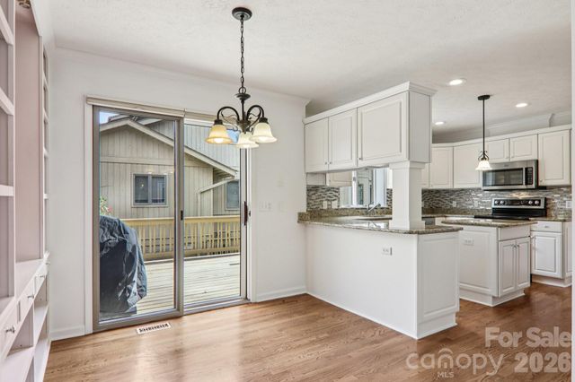 205 Wild Oak Lane, Hendersonville, NC 28791