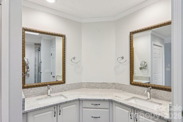 205 Wild Oak Lane, Hendersonville, NC 28791