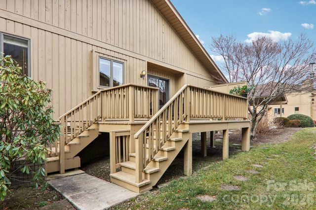 205 Wild Oak Lane, Hendersonville, NC 28791