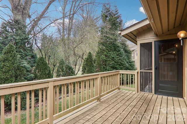 205 Wild Oak Lane, Hendersonville, NC 28791