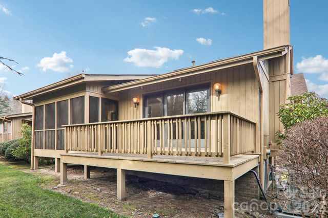 205 Wild Oak Lane, Hendersonville, NC 28791