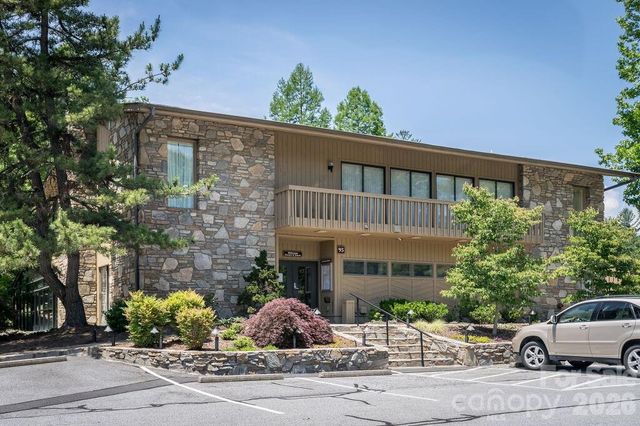 205 Wild Oak Lane, Hendersonville, NC 28791