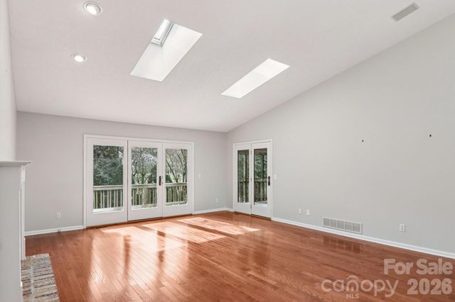 205 Wild Oak Lane, Hendersonville, NC 28791