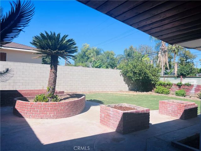 1735 Los Robles Drive, Bakersfield, CA 93306