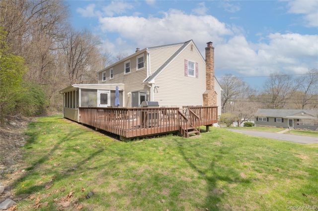 40 Graney Court, Pearl River, NY 10965