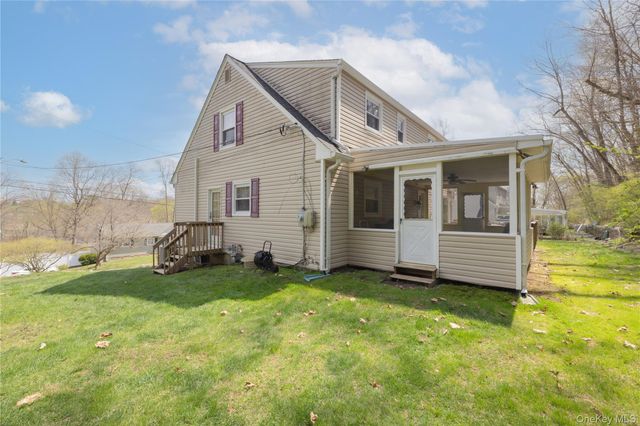 40 Graney Court, Pearl River, NY 10965