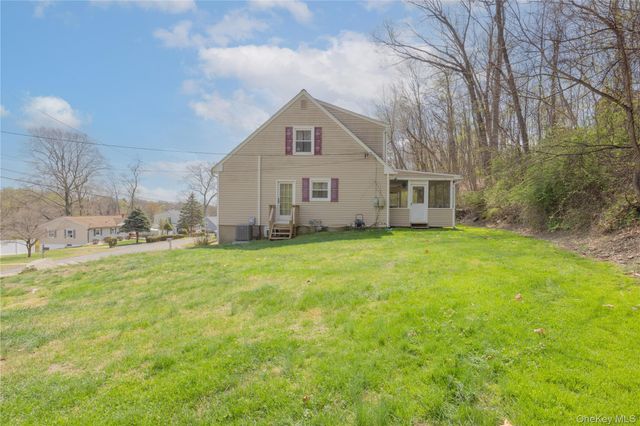 40 Graney Court, Pearl River, NY 10965