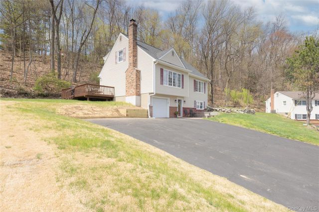 40 Graney Court, Pearl River, NY 10965