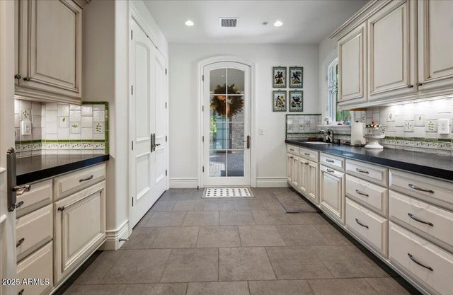 2205 E COLTER Street, Phoenix, AZ 85016