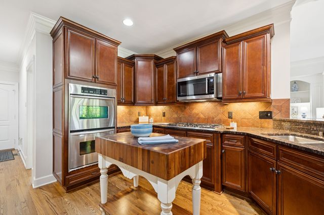 220 Ennismore Ln, Brentwood, TN 37027