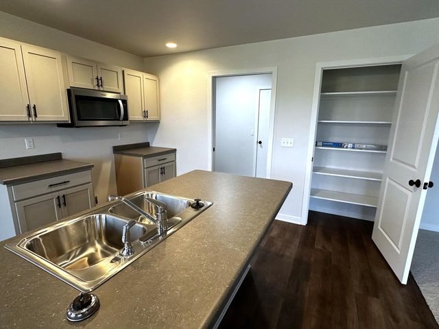 923 Sully WAY, Sheboygan Falls, WI 53085
