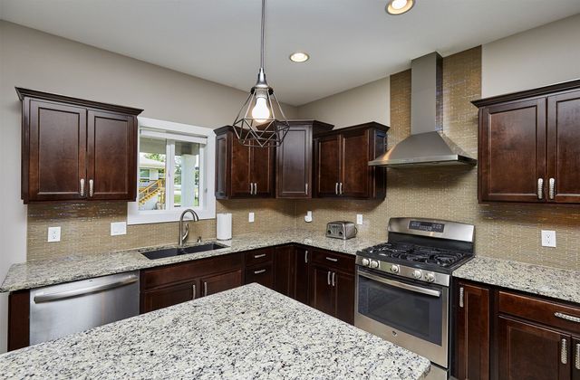 1388 S Sugar Creek Court, West Des Moines, IA 50266