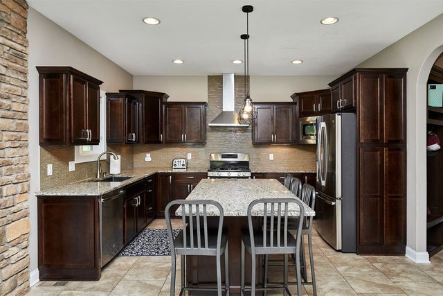 1388 S Sugar Creek Court, West Des Moines, IA 50266