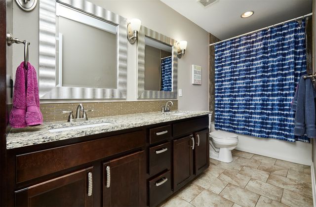 1388 S Sugar Creek Court, West Des Moines, IA 50266