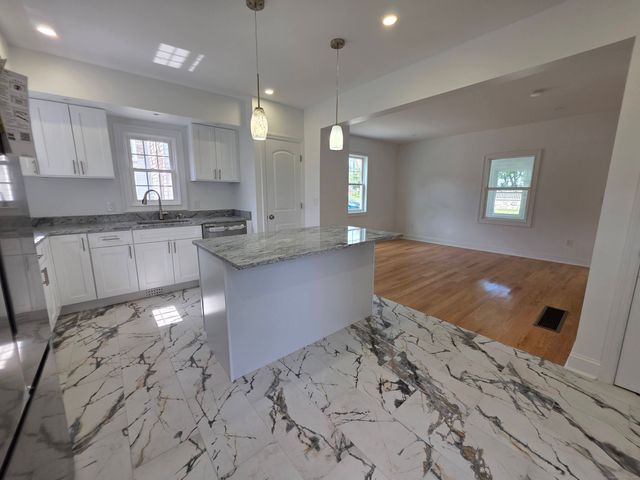 62 Davis Street, Danbury, CT 06810