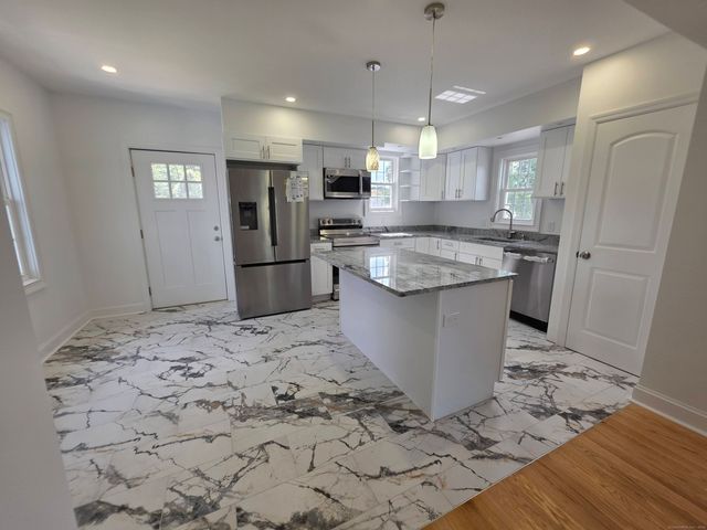 62 Davis Street, Danbury, CT 06810