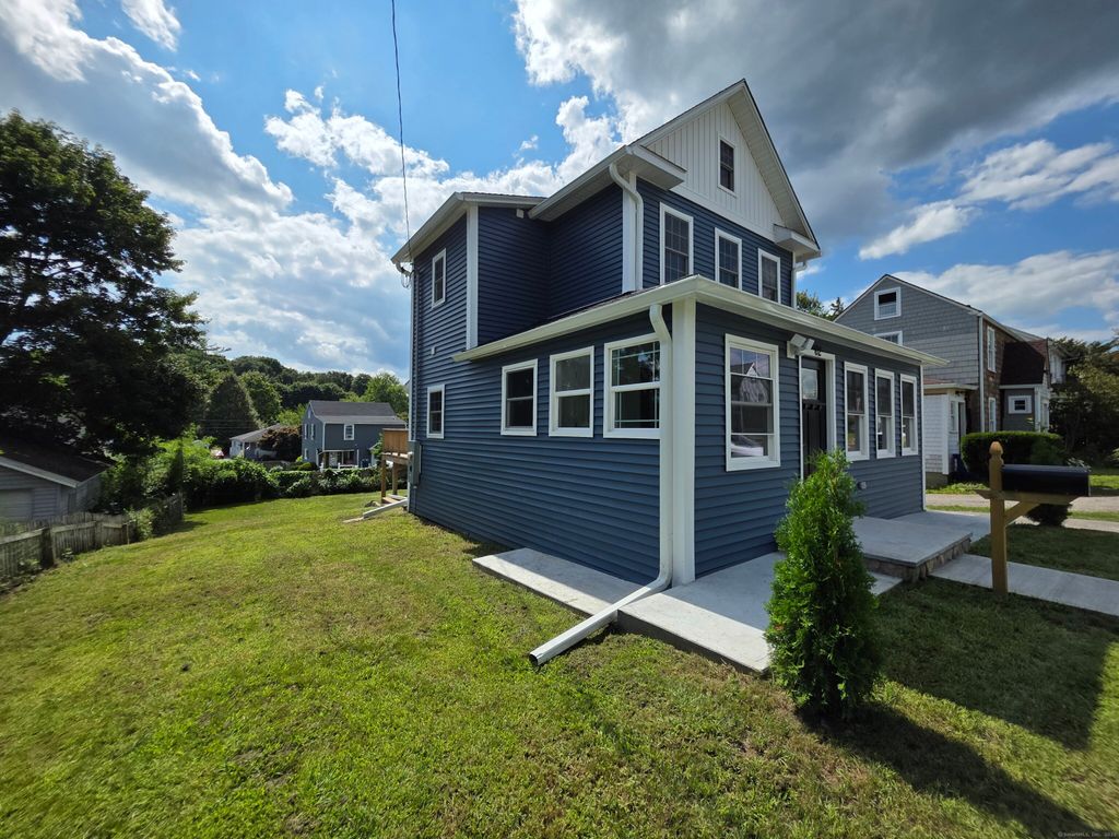 62 Davis Street, Danbury, CT 06810