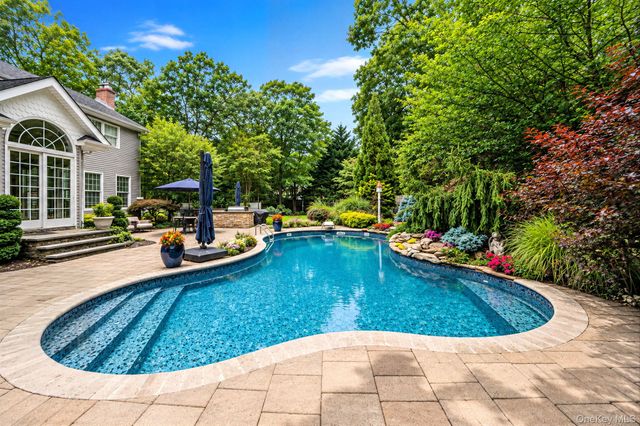 43 Locust Drive, Nesconset, NY 11767
