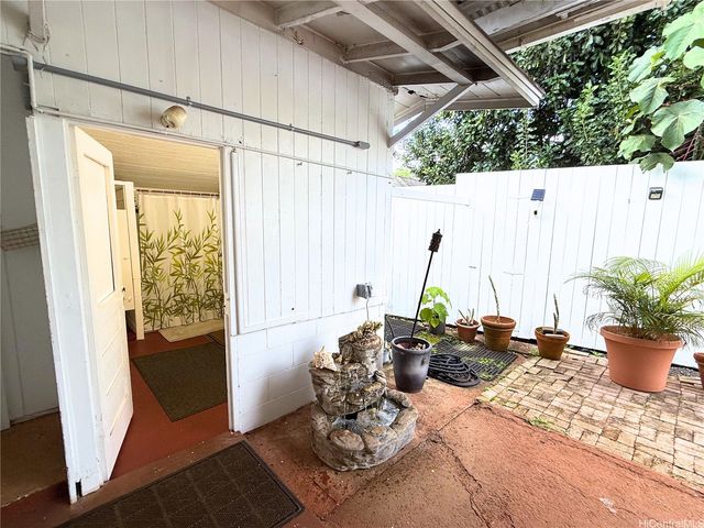 1114 Kaala Avenue, Wahiawa, HI 96786