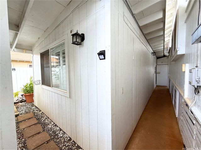 1114 Kaala Avenue, Wahiawa, HI 96786
