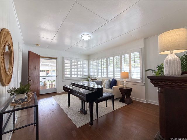 1114 Kaala Avenue, Wahiawa, HI 96786