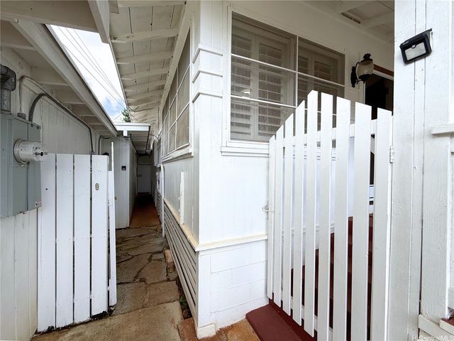 1114 Kaala Avenue, Wahiawa, HI 96786