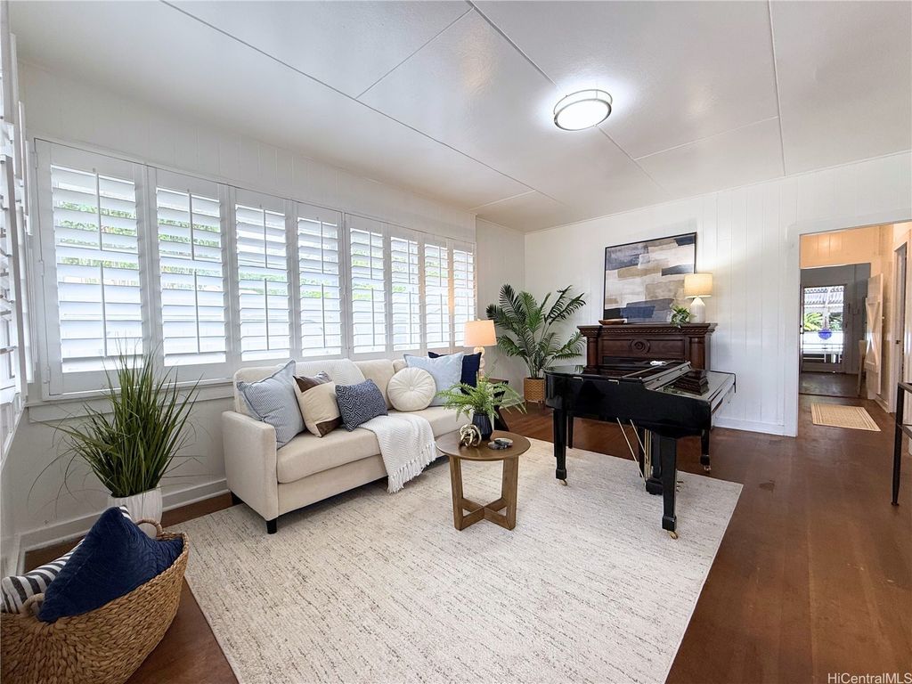 1114 Kaala Avenue, Wahiawa, HI 96786