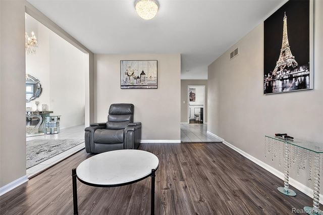 43187 Vintners Place Drive, Sterling Heights, MI 48314