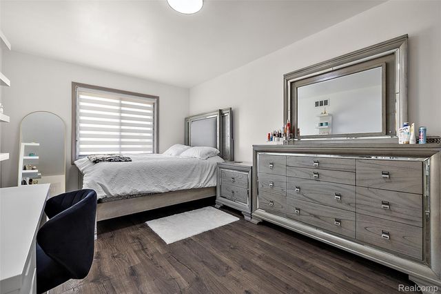 43187 Vintners Place Drive, Sterling Heights, MI 48314