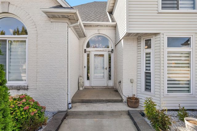 43187 Vintners Place Drive, Sterling Heights, MI 48314