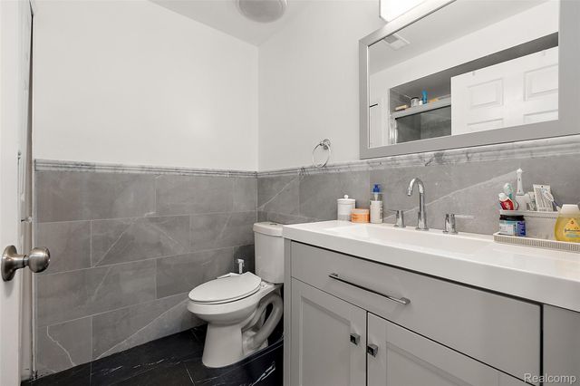 43187 Vintners Place Drive, Sterling Heights, MI 48314