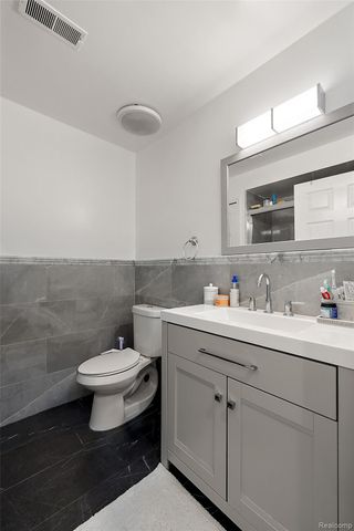 43187 Vintners Place Drive, Sterling Heights, MI 48314