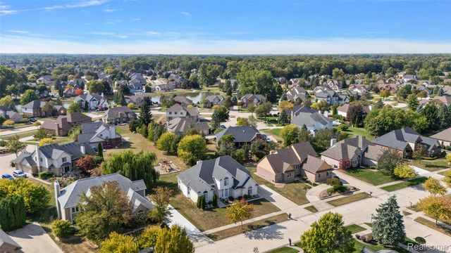 43187 Vintners Place Drive, Sterling Heights, MI 48314