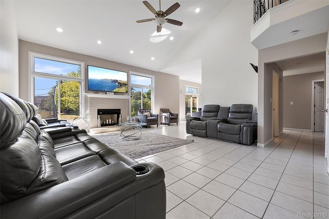 43187 Vintners Place Drive, Sterling Heights, MI 48314