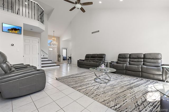 43187 Vintners Place Drive, Sterling Heights, MI 48314