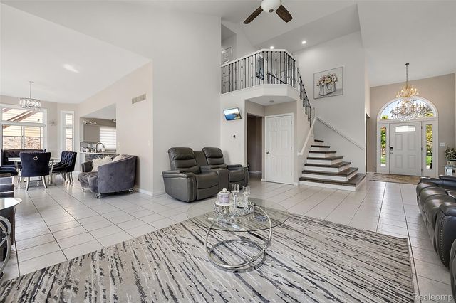 43187 Vintners Place Drive, Sterling Heights, MI 48314