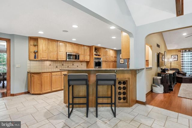 12 HESSIAN WAY, Cherry Hill, NJ 08003