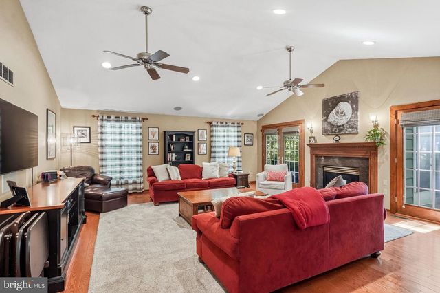 12 HESSIAN WAY, Cherry Hill, NJ 08003