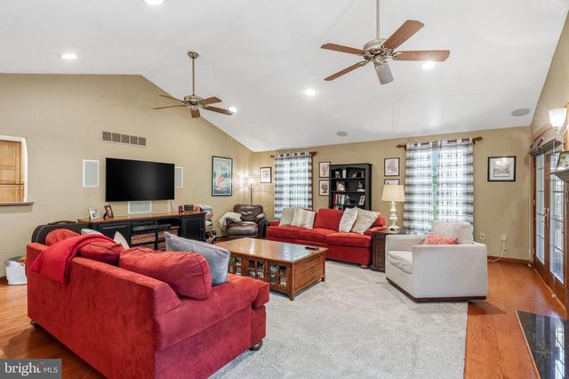 12 HESSIAN WAY, Cherry Hill, NJ 08003