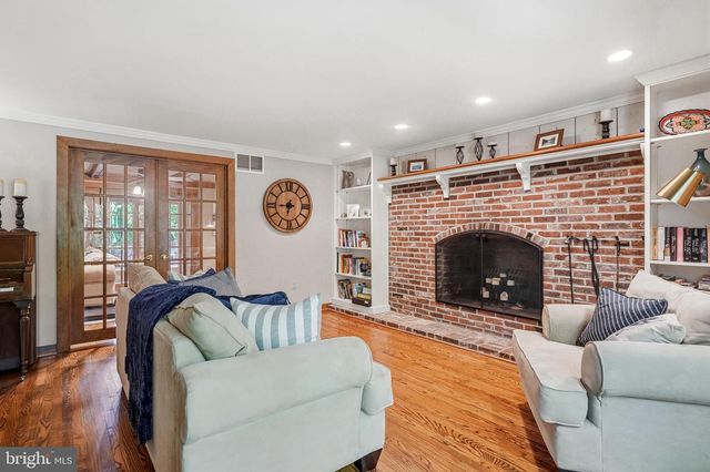 12 HESSIAN WAY, Cherry Hill, NJ 08003