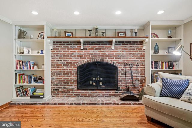 12 HESSIAN WAY, Cherry Hill, NJ 08003