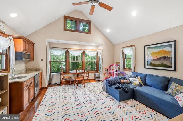 12 HESSIAN WAY, Cherry Hill, NJ 08003