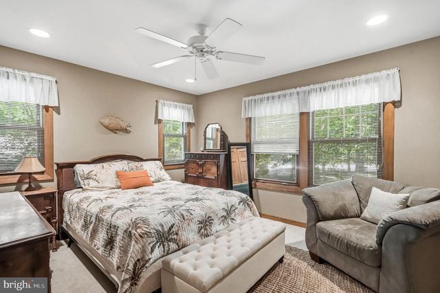 12 HESSIAN WAY, Cherry Hill, NJ 08003